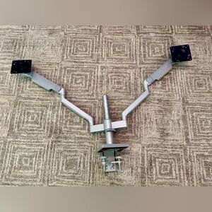 Humanscale MFlex M2 Pro Monitor Arms